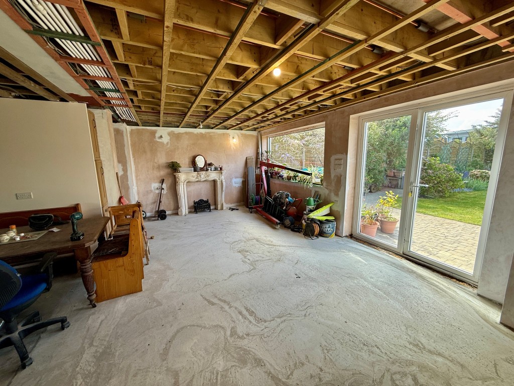 Lot: 113 - DETACHED HOUSE FOR COMPLETION - Living/dining room